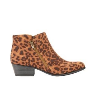 NWOT Portland shoe co. Trisha Leopard booties